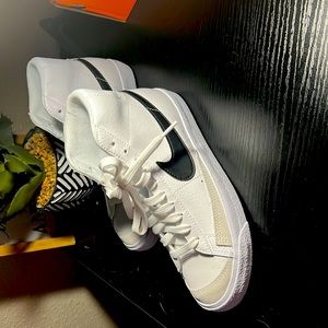 COPY - Womens nike blazers